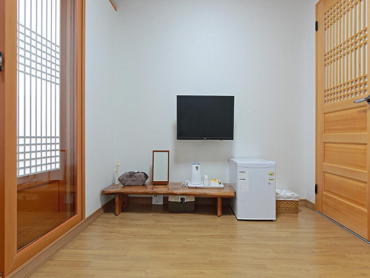 Cheonggong Hanok Stay Gyeongju Exterior foto