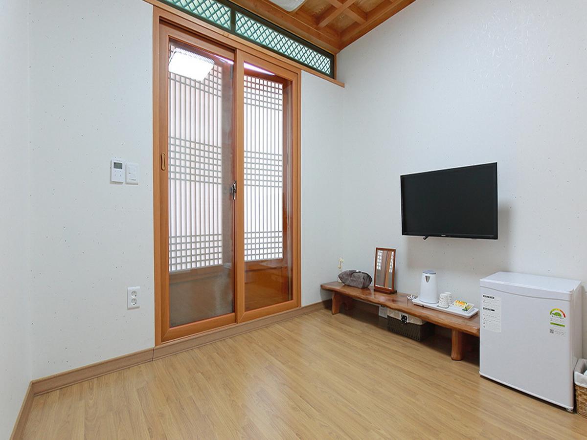 Cheonggong Hanok Stay Gyeongju Exterior foto